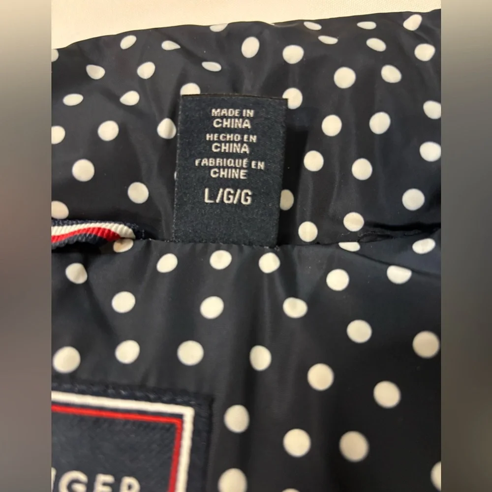 NEW WOMENS TOMMY HILFIGER NAVY BLUE AND WHITE POLKA DOT PUFFER VEST SZ L - Picture 6 of 15
